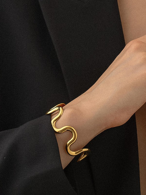 Wavy Bold Bracelet